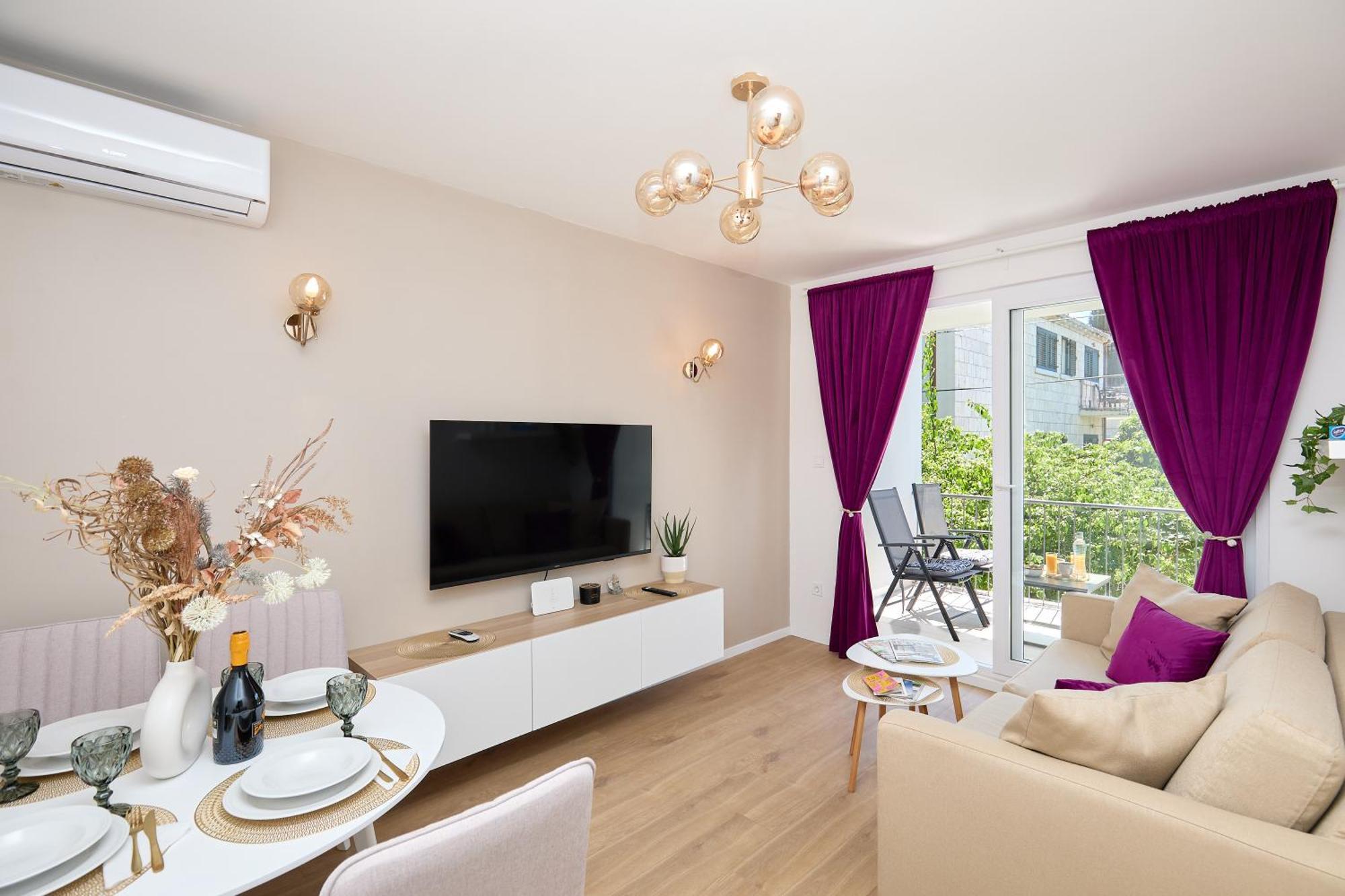 Golden Rose - Walking Distance 1 Km From Old Town Apartment *